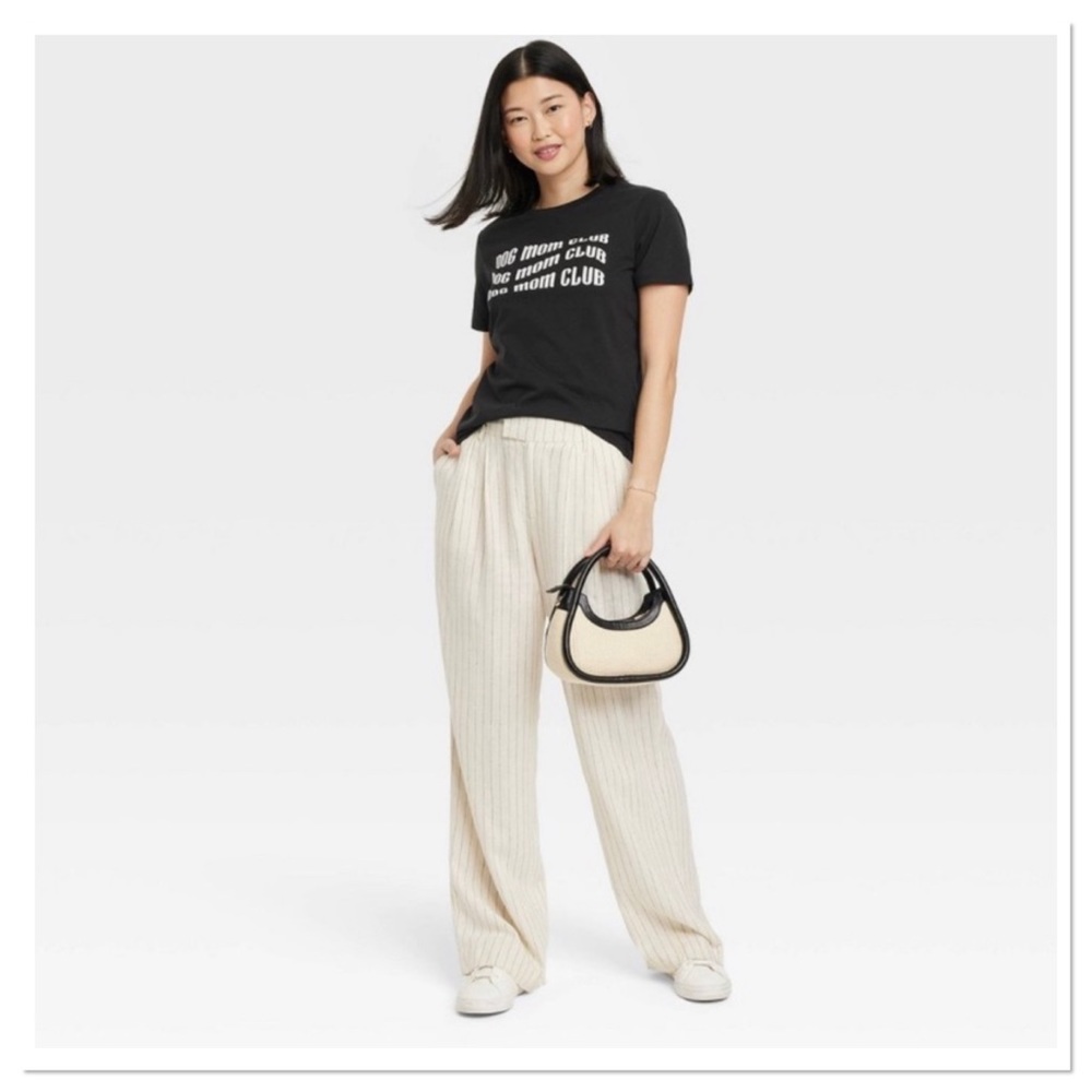 Women’s Graphic Dog Mom Club Tee T-shirt Zoe + Liv
